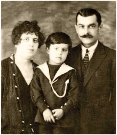 Семья Эльдаровых: Ольга, Ляля и Ахмат-Хан (фото предоставил М. Вачагаев)